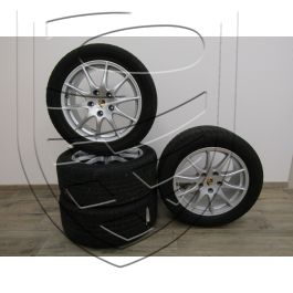 Porsche 970 18 pouces « Panamera S » jeu jantes + pneus hiver
